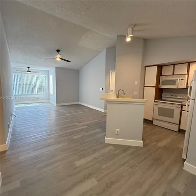 3330 Pinewalk Dr N 1634 #1634 Margate FL