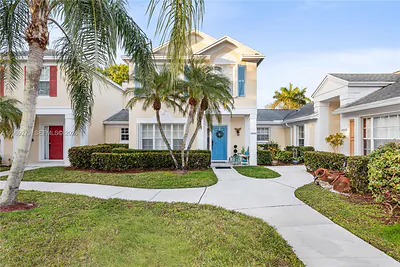 10930 Periwinkle Ln Tamarac FL