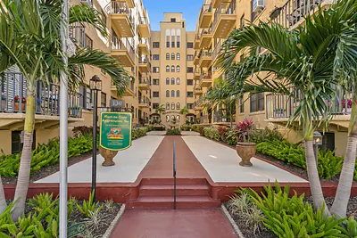130 4TH AVENUE N 105 #105 St Petersburg FL
