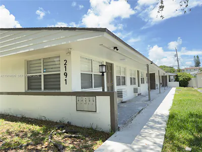 2191 NE 167th St 4 #4 North Miami Beach FL