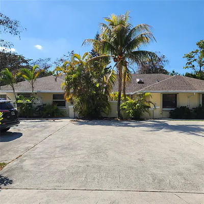 1227 Hyacinth Pl Wellington FL