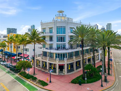 448 Ocean Dr 303 #303 Miami Beach FL