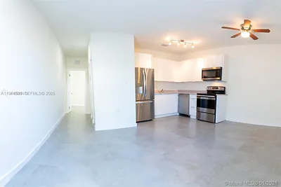 120 NE 71st St 4 #4 Miami FL