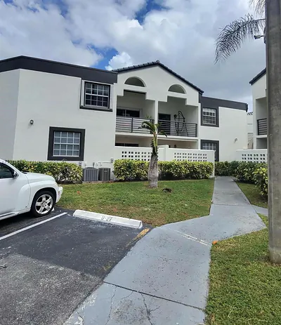 9741 Fontainebleau Blvd H106 #H106 Miami FL