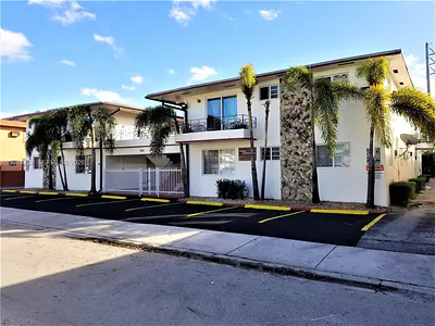 50 W 4th St 13 #13 Hialeah FL