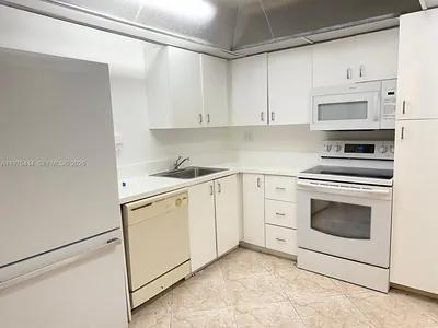 4304 NW 9th Ave 2-1C #2-1C Deerfield Beach FL