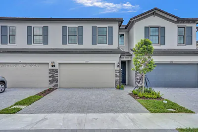 2202 Appleton Circle S Oakland Park FL