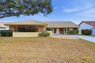 5250 King Arthur Ave Davie FL
