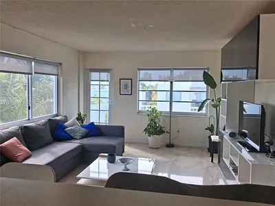 1130 11th St 5A #5A Miami Beach FL