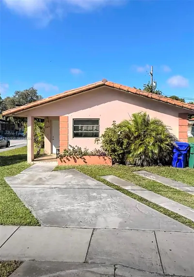 960 SW 13th Ct Miami FL