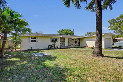 19830 SW 92nd Ave Cutler Bay FL