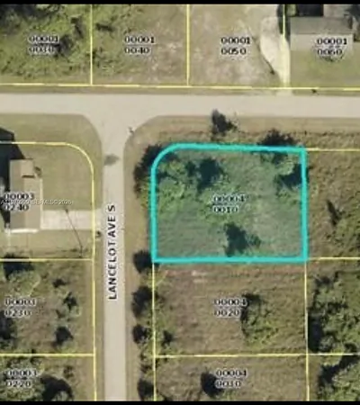 305 LANCELOT AVE Lehigh Acres FL