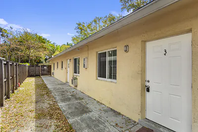 709 SW 13th Avenue 3, Fort Lauderdale, FL 33312 #3 Fort Lauderdale FL