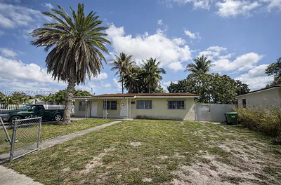8525 NW 32nd Ct Miami FL