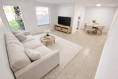 400 NE 1st St 105 #105 Hallandale Beach FL