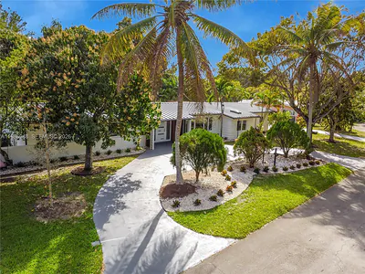 8220 SW 133rd St Pinecrest FL