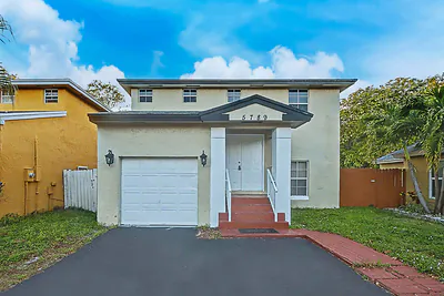 5789 Woodland Point Drive, Tamarac, FL 33319 Tamarac FL
