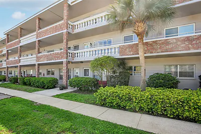 2461 RHODESIAN DRIVE 7 #7 Clearwater FL