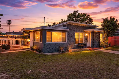 150 83RD AVENUE N St Petersburg FL