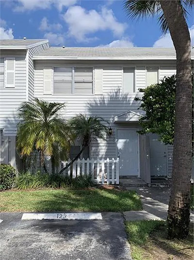 125 SW 3rd Street, Pompano Beach, FL 33060 Pompano Beach FL