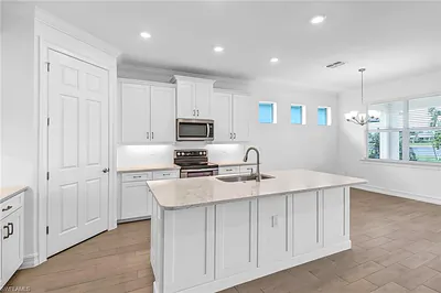317 Spiaggio CT NAPLES FL