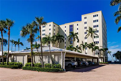 2885 Gulf Shore BLVD N 302 #302 NAPLES FL