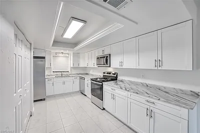 10022 Oxfordshire LN 105 #105 FORT MYERS FL