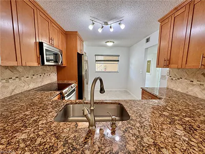 661 Squire CIR 101 #101 NAPLES FL