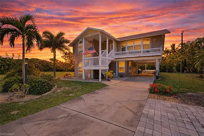 7841 Breakwater CT BOKEELIA FL