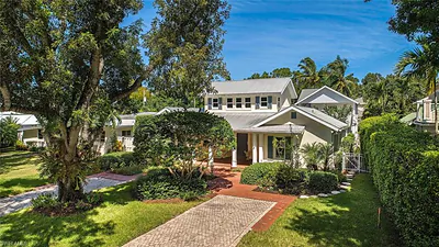 369 2nd AVE N NAPLES FL
