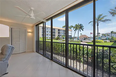 2900 Gulf Shore BLVD N 110 #110 NAPLES FL