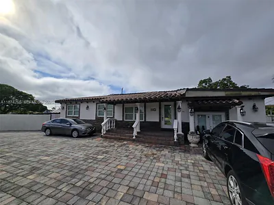 110 W 53rd St Hialeah FL