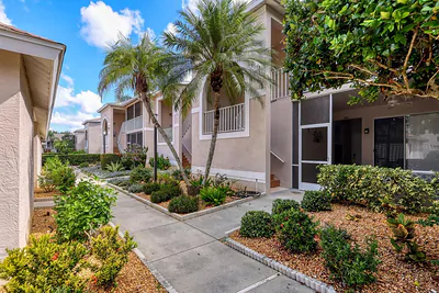 8941 VERANDA WAY 523 #523 Sarasota FL