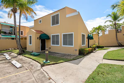 C5 LAS VILLAS EN PALMAS II, HARBOUR DR. C5 #C5 Humacao PR
