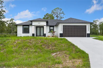 1207 W 9th ST Lehigh Acres FL