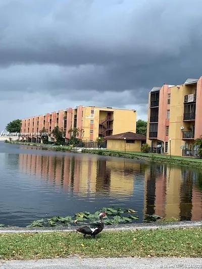 4803 NW 7th St 403-14 #403-14 Miami FL
