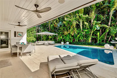 375 Harbor Ct . #. Key Biscayne FL