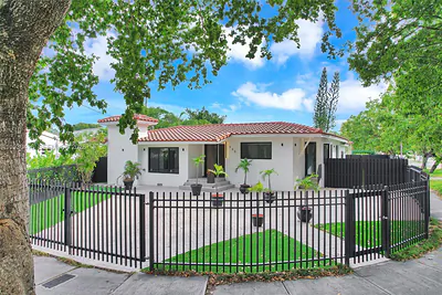 998 SW 11th St Miami FL