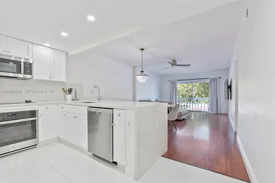 100 Edgewater Dr 204 #204 Coral Gables FL