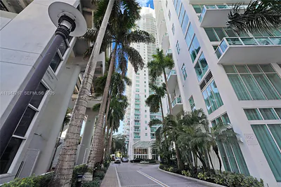 31 SE 5th St 3306 #3306 Miami FL