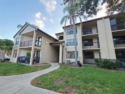4581 W Mcnab Rd 15 #15 Pompano Beach FL