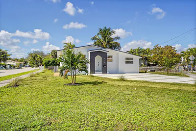 928 Market Street, West Palm Beach, FL 33401 West Palm Beach FL