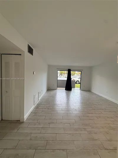 10431 N Kendall Dr D104 #D104 Miami FL
