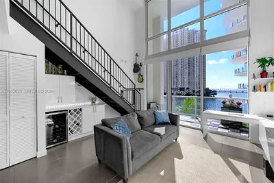 300 S BISCAYNE BLVD L-410 #L-410 Miami FL