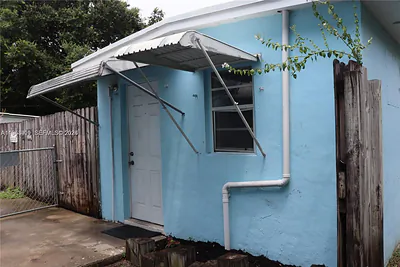 5743 Lincoln St 2 #2 Hollywood FL