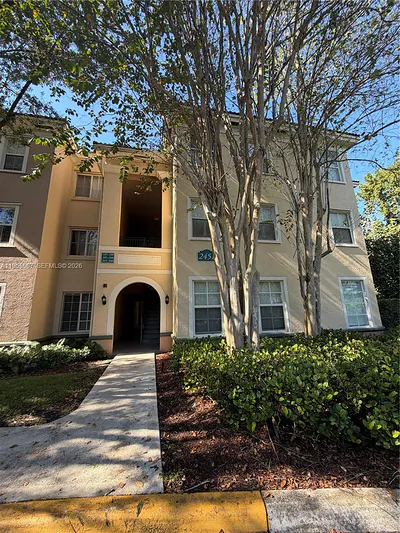 2451 Centergate Dr 106 #106 Miramar FL