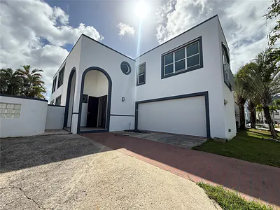 Via Medieval St. SANJUANERA 108 #108 Caguas PR