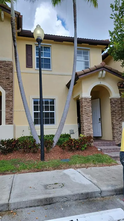 9031 SW 227th St 5 #5 Cutler Bay FL