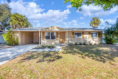 5135 BROOKMEADE DRIVE Sarasota FL