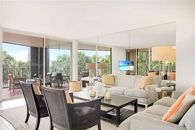 1700 S Bayshore Ln 3A #3A Coconut Grove FL